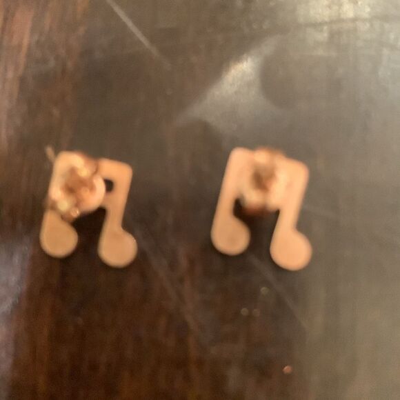 Small music note stud earrings - Picture 2 of 3